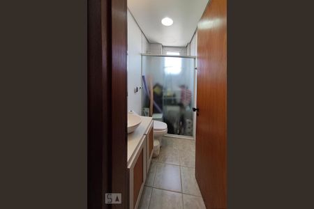 Apartamento à venda com 189m², 3 quartos e 2 vagas Apartamento à venda com 189m², 3 quartos e 2 vagasBanheiro de Serviço