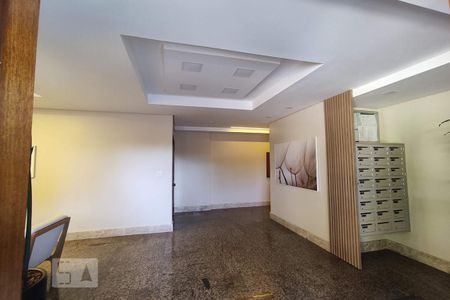 Apartamento à venda com 189m², 3 quartos e 2 vagas Apartamento à venda com 189m², 3 quartos e 2 vagasHall de Entrada