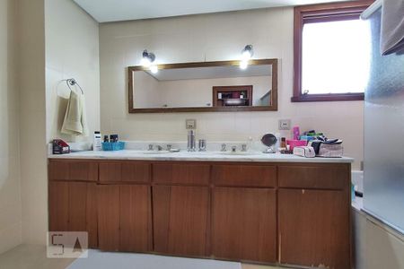 Apartamento à venda com 189m², 3 quartos e 2 vagas Apartamento à venda com 189m², 3 quartos e 2 vagasBanheiro da Suíte