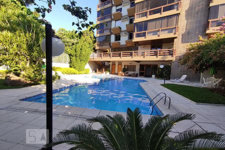 Apartamento à venda com 189m², 3 quartos e 2 vagas Apartamento à venda com 189m², 3 quartos e 2 vagasÁrea comum - Piscina