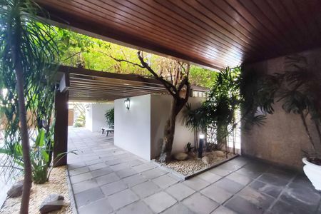 Apartamento à venda com 189m², 3 quartos e 2 vagas Apartamento à venda com 189m², 3 quartos e 2 vagasHall de Entrada