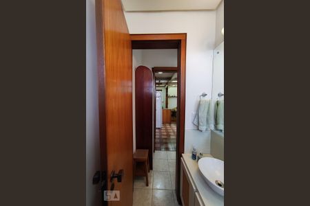 Apartamento à venda com 189m², 3 quartos e 2 vagas Apartamento à venda com 189m², 3 quartos e 2 vagasBanheiro de Serviço