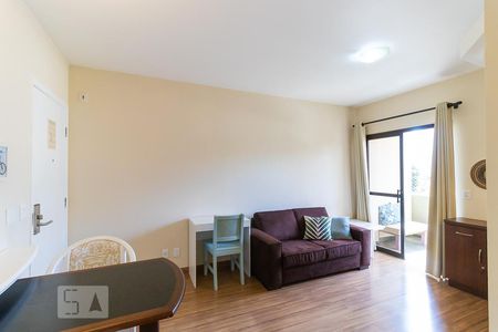 Sala de apartamento para alugar com 1 quarto, 55m² em Cambuí, Campinas