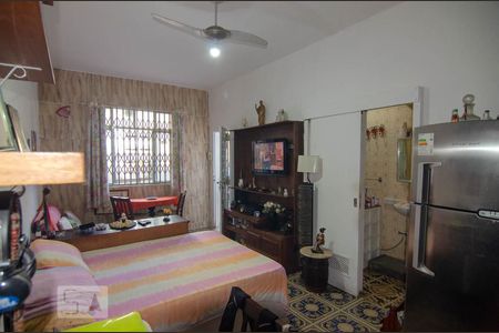 Sala / Quarto de kitnet/studio para alugar com 1 quarto, 27m² em Centro, Rio de Janeiro