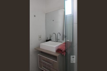 Banheiro de apartamento à venda com 3 quartos, 51m² em Mato Grande, Canoas