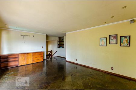 Sala de casa de condomínio para alugar com 4 quartos, 298m² em Badu, Niterói