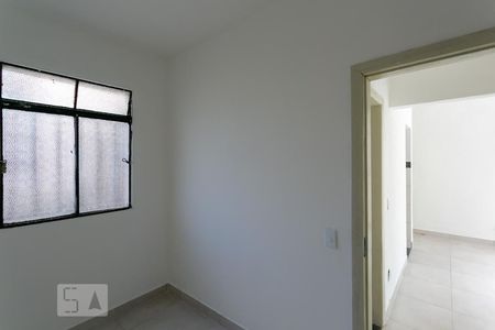 Quarto 2 de apartamento para alugar com 2 quartos, 45m² em Santa Tereza, Belo Horizonte