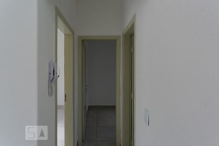 Corredor de apartamento para alugar com 2 quartos, 45m² em Santa Tereza, Belo Horizonte