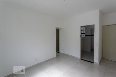 Sala de apartamento para alugar com 2 quartos, 45m² em Santa Tereza, Belo Horizonte