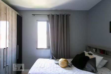 Quarto 1 de apartamento para alugar com 2 quartos, 56m² em Vila Carmosina, São Paulo