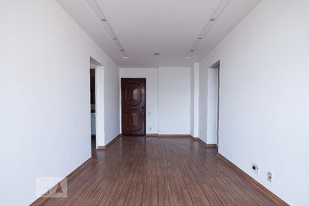 Sala de apartamento para alugar com 2 quartos, 70m² em Barra da Tijuca, Rio de Janeiro