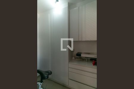 Apartamento à venda com 258m², 3 quartos e 3 vagas Apartamento à venda com 258m², 3 quartos e 3 vagasQuarto de Serviço
