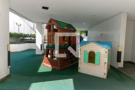 Apartamento à venda com 258m², 3 quartos e 3 vagas Apartamento à venda com 258m², 3 quartos e 3 vagasÁrea Comum - Playground