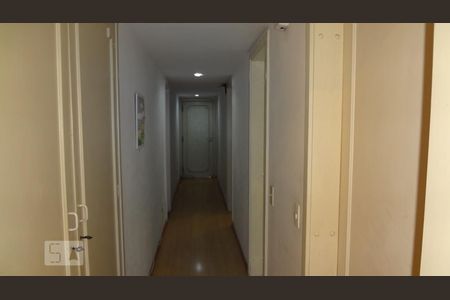 Corredor de casa à venda com 3 quartos, 350m² em Jardim das Bandeiras, São Paulo