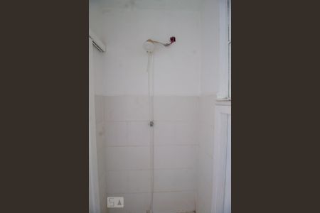 Banheiro de kitnet/studio para alugar com 1 quarto, 22m² em Cidade Baixa, Porto Alegre