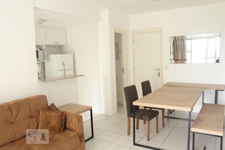 Sala de apartamento para alugar com 2 quartos, 76m² em Jacarepaguá, Rio de Janeiro