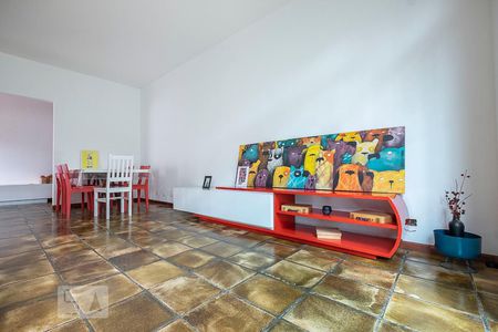 Sala de casa para alugar com 6 quartos, 550m² em Alto de Pinheiros, São Paulo