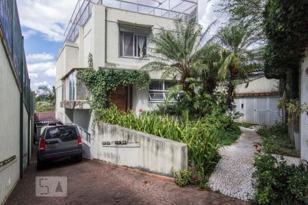 Área Externa de casa à venda com 4 quartos, 431m² em Sumaré, São Paulo