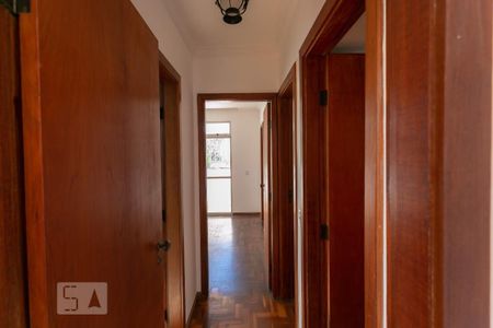 Corredor de apartamento à venda com 4 quartos, 102m² em Sagrada Família, Belo Horizonte