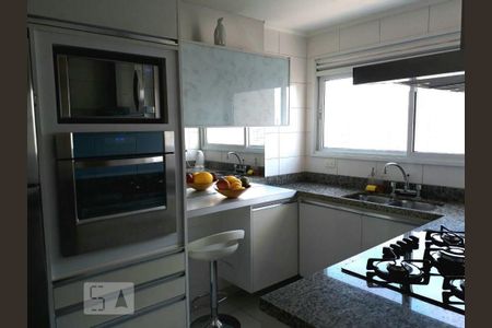 Cozinha de apartamento à venda com 3 quartos, 144m² em Perdizes, São Paulo