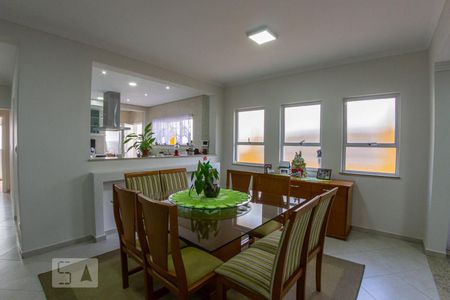 Sala de jantar de casa à venda com 4 quartos, 400m² em Chora Menino, São Paulo