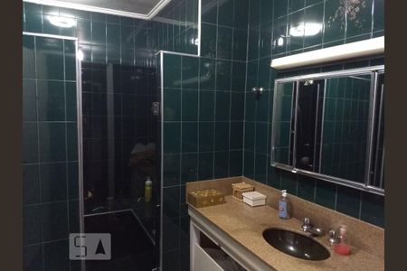 Banheiro de casa à venda com 3 quartos, 250m² em Moema, São Paulo
