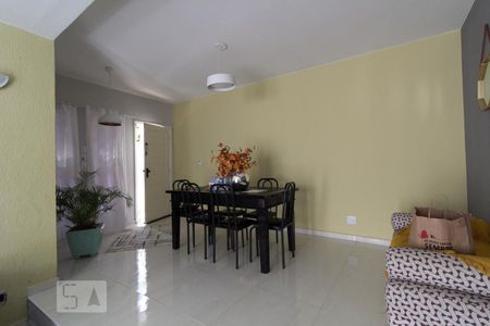 Sala de casa para alugar com 3 quartos, 116m² em Jardim Santa Rosália, Sorocaba