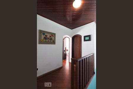 Corredor de casa à venda com 3 quartos, 130m² em Jardim Moreira, Guarulhos