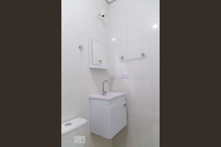 Banheiro de kitnet/studio para alugar com 1 quarto, 22m² em Jardim Oriental, São Paulo