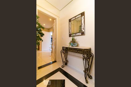 Hall de entrada privativo de apartamento à venda com 3 quartos, 120m² em Cambuí, Campinas