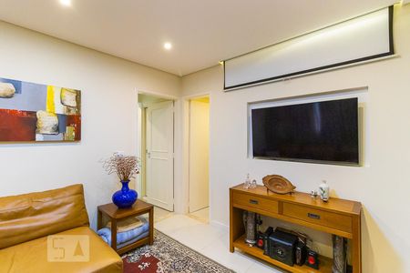 Sala de TV de apartamento à venda com 3 quartos, 120m² em Cambuí, Campinas