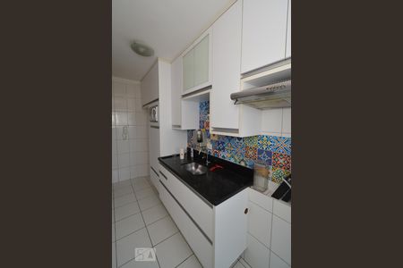 Cozinha de apartamento à venda com 2 quartos, 56m² em Vila Galvão, Guarulhos