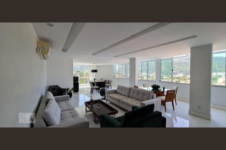 sala de casa de condomínio à venda com 4 quartos, 560m² em São Francisco, Niterói