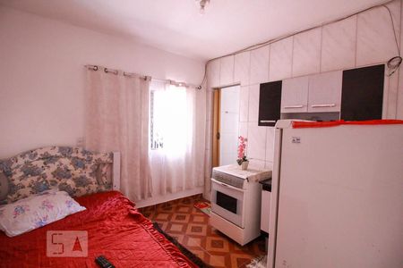 Quarto e Cozinha de casa para alugar com 1 quarto, 20m² em Vila Zat, São Paulo