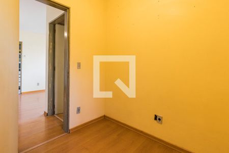 Dormitório 2 de apartamento à venda com 3 quartos, 75m² em Sarandi, Porto Alegre