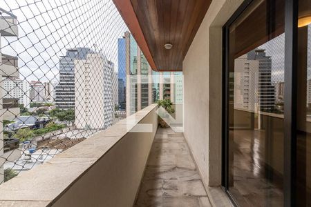 Varanda de apartamento à venda com 3 quartos, 217m² em Itaim Bibi, São Paulo