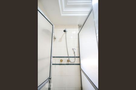 Casa de condomínio à venda com 520m², 4 quartos e 7 vagas Casa de condomínio à venda com 520m², 4 quartos e 7 vagasChuveiro