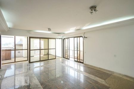 Casa de condomínio à venda com 520m², 4 quartos e 7 vagas Casa de condomínio à venda com 520m², 4 quartos e 7 vagasCobertura