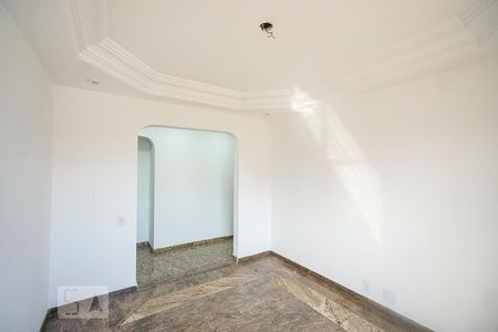 Casa de condomínio à venda com 520m², 4 quartos e 7 vagas Casa de condomínio à venda com 520m², 4 quartos e 7 vagasSala de jantar