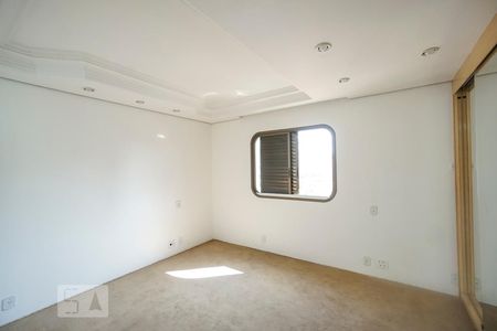 Casa de condomínio à venda com 520m², 4 quartos e 7 vagas Casa de condomínio à venda com 520m², 4 quartos e 7 vagasSuíte 02