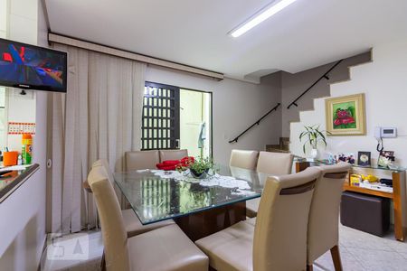 Sala de Estar de casa à venda com 4 quartos, 200m² em Jardim das Flores, Osasco