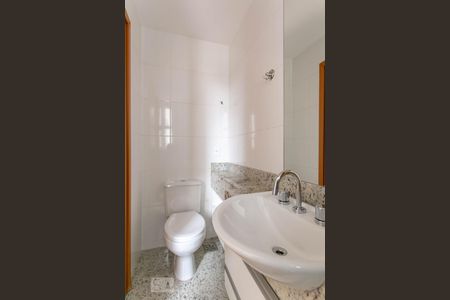 Lavabo de apartamento para alugar com 2 quartos, 80m² em Prado, Belo Horizonte