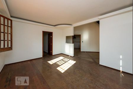 Sala 1 de casa para alugar com 4 quartos, 300m² em Floramar, Belo Horizonte