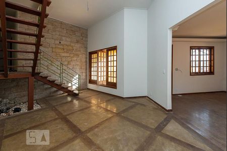 Sala 2 de casa para alugar com 4 quartos, 300m² em Floramar, Belo Horizonte