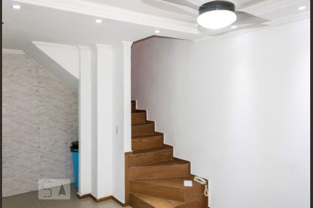 Sala de casa de condomínio para alugar com 2 quartos, 73m² em Guaratiba, Rio de Janeiro