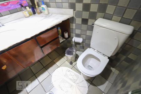 Lavabo de casa para alugar com 3 quartos, 300m² em Jardim Regina, São Paulo