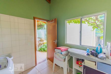 Casa à venda com 238m², 4 quartos e 4 vagas Casa à venda com 238m², 4 quartos e 4 vagasQuarto de Serviço