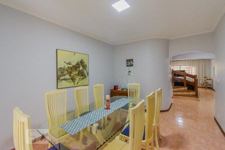 Casa à venda com 238m², 4 quartos e 4 vagas Casa à venda com 238m², 4 quartos e 4 vagasSala de Jantar