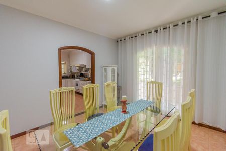 Casa à venda com 238m², 4 quartos e 4 vagas Casa à venda com 238m², 4 quartos e 4 vagasSala de Jantar