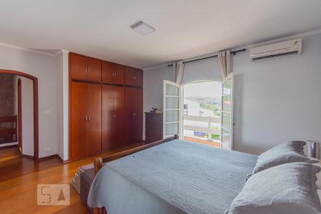 Casa à venda com 238m², 4 quartos e 4 vagas Casa à venda com 238m², 4 quartos e 4 vagasQuarto 4 - Suíte